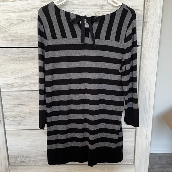 LOFT black & gray striped tunic top with bow neckline on back, EUC - Picture 2 of 7
